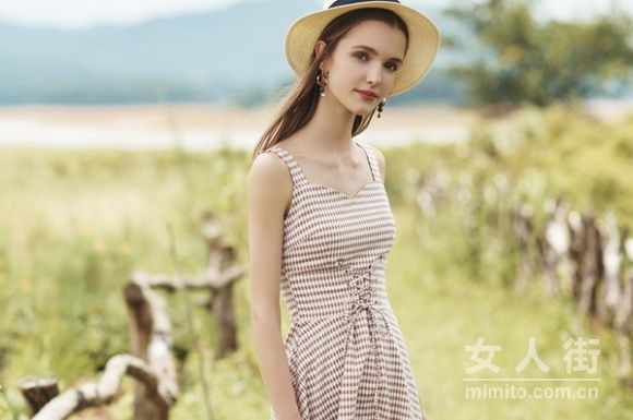 Get吊帶連衣裙，輕松展現(xiàn)女人魅力。