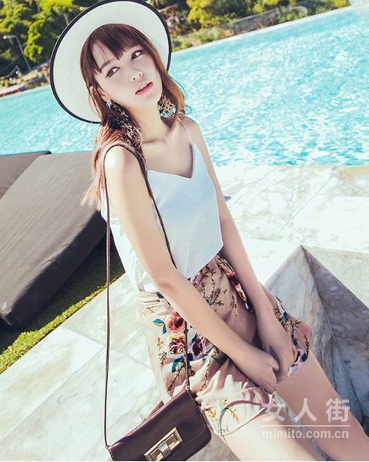 吊帶外穿不好嗎?今夏明明很時(shí)髦!